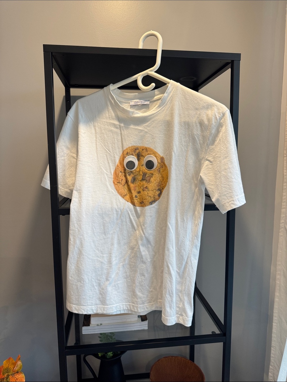 130. Zara White Graphic women T-Shirt with Cookie Face